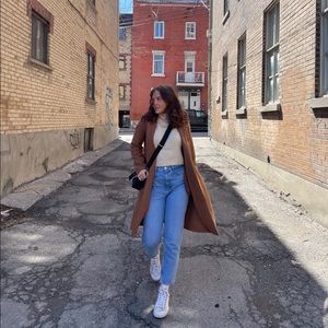 Meet your Posher, Eleni
